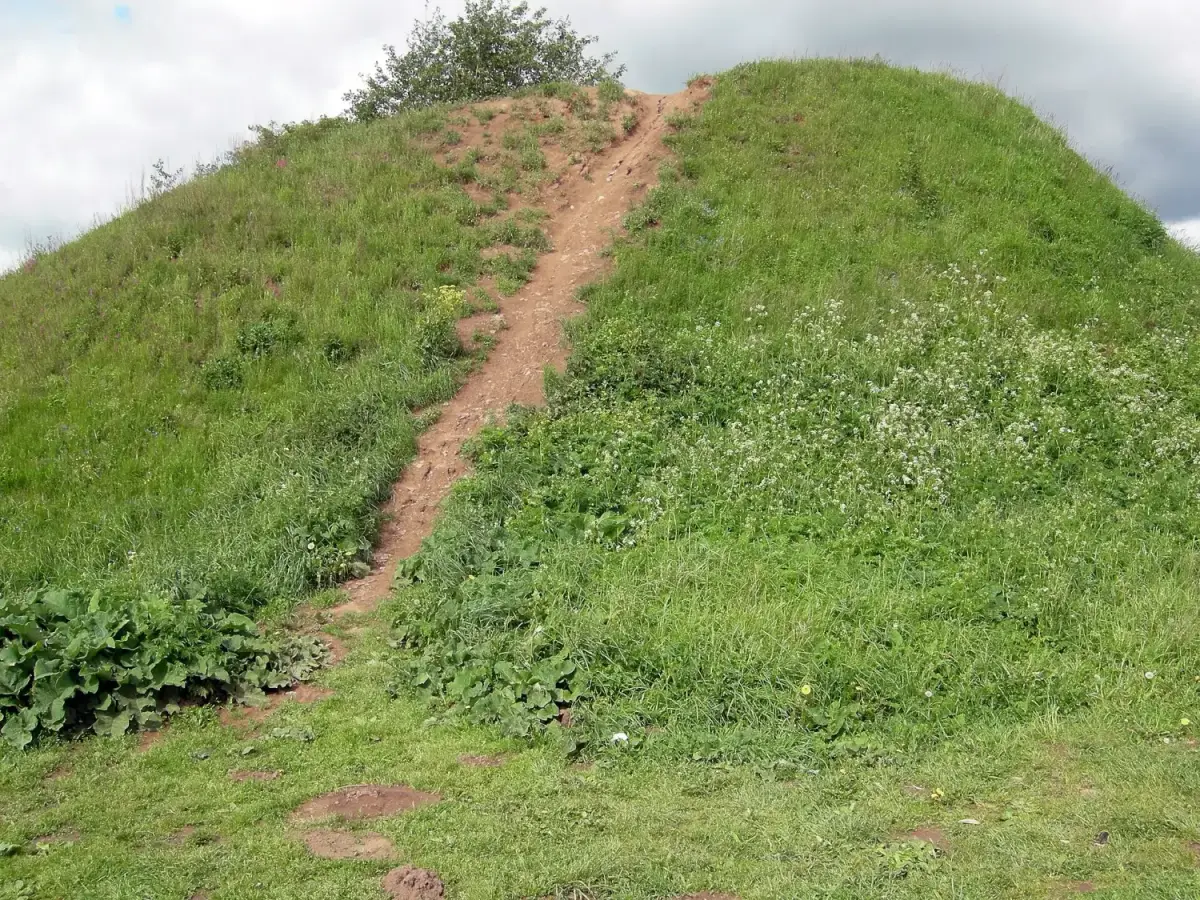 The large burial mound near Staraya Ladoga traditionally called Oleg's grave
