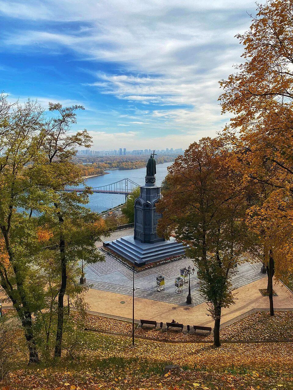 Photograph of the Saint Vladimir monument on Volodymyr Hill in Kyiv, Ukraine, overlooking the Dnieper